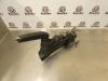 Parking brake lever from a Peugeot 308 SW (4E/H), 2007 / 2014 1.6 VTI 16V, Combi/o, 4-dr, Petrol, 1.598cc, 88kW (120pk), FWD, EP6; 5FW, 2007-09 / 2014-03, 4E5FW; 4H5FW 2009