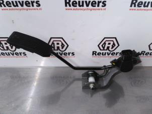 Used Accelerator pedal Nissan Elgrand Price € 50,00 Margin scheme offered by Autorecycling Reuvers B.V.