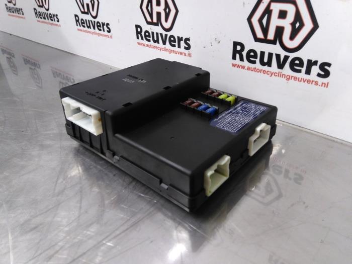 Fuse box Nissan Elgrand - A1PPT10 NISSAN