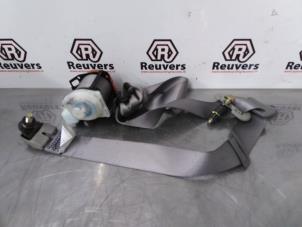 Usagé Ceinture de sécurité arrière gauche Nissan Elgrand Prix € 50,00 Règlement à la marge proposé par Autorecycling Reuvers B.V.