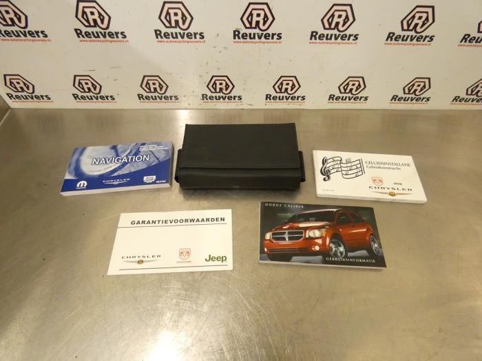 Używane Instrukcja Dodge Caliber 1.8 16V Cena € 30,00 Procedura marży oferowane przez Autorecycling Reuvers B.V.