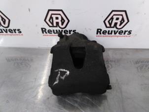 Used Front brake calliper, right Volkswagen Caddy III (2KA,2KH,2CA,2CH) 1.6 TDI 16V Price € 30,00 Margin scheme offered by Autorecycling Reuvers B.V.