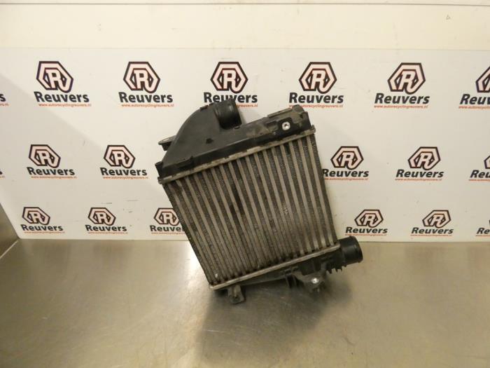 Usados Intercooler Peugeot 308 SW (L4/L9/LC/LJ/LR) 1.6 BlueHDi 120 Precio € 35,00 Norma de margen ofrecido por Autorecycling Reuvers B.V.