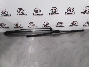 Used Front wiper arm Citroen C1 1.0 12V Price € 20,00 Margin scheme offered by Autorecycling Reuvers B.V.