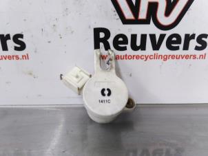 Gebrauchte Sensor (sonstige) Opel Corsa D 1.4 Euro 5 Preis € 10,00 Margenregelung angeboten von Autorecycling Reuvers B.V.