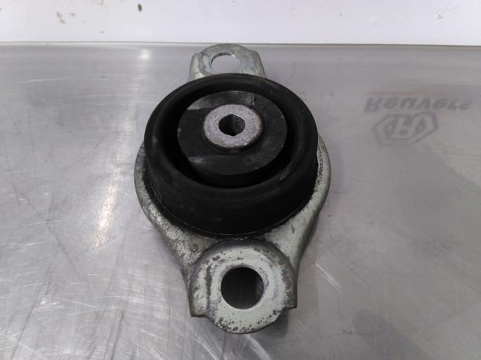 Gearbox mount from a Ford Ka II 1.2 2009