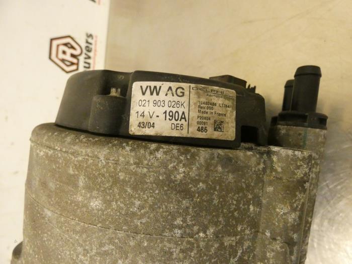 Dynamo from a Porsche Cayenne (9PA) 3.2 V6 24V 2004