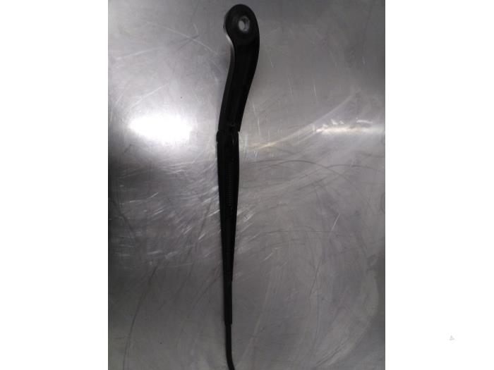 Front wiper arm from a Peugeot Expert (G9) 1.6 HDi 90 2012