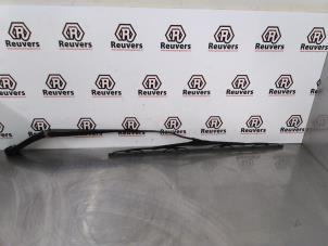 Used Front wiper arm Peugeot Expert (G9) 1.6 HDi 90 Price € 10,00 Margin scheme offered by Autorecycling Reuvers B.V.