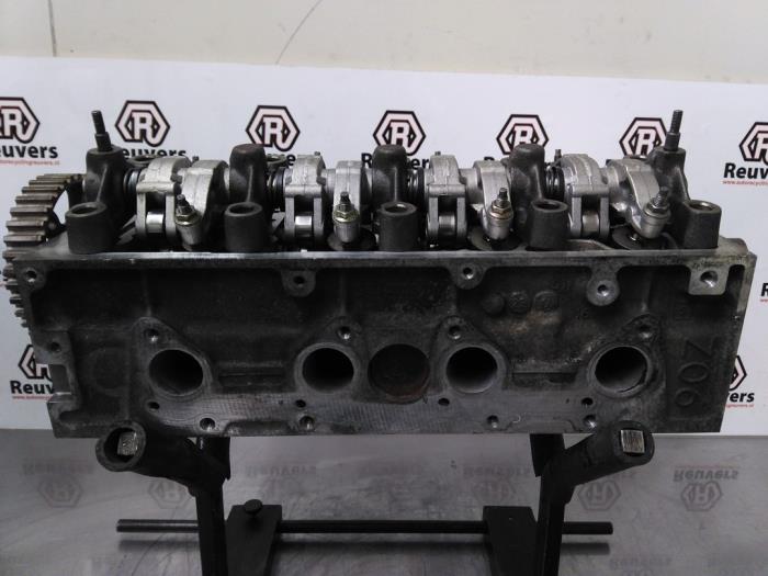 Cylinder head from a Citroën C3 (SC) 1.4 2010