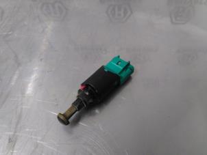Used Brake light switch Peugeot Expert (G9) 1.6 HDi 90 Price € 10,00 Margin scheme offered by Autorecycling Reuvers B.V.
