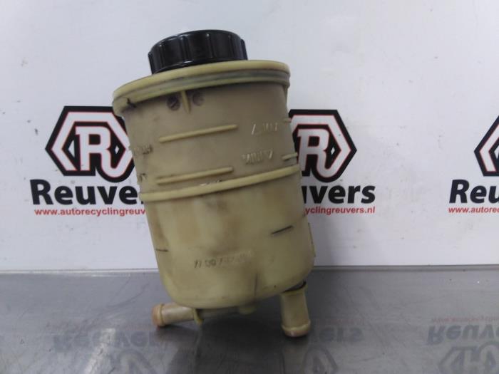 Begagnade Styrservotank Peugeot Expert (G9) 1.6 HDi 90 Pris € 20,00 Marginaltabell erbjuds av Autorecycling Reuvers B.V.