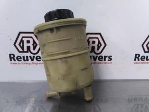 Used Power steering fluid reservoir Peugeot Expert (G9) 1.6 HDi 90 Price € 20,00 Margin scheme offered by Autorecycling Reuvers B.V.