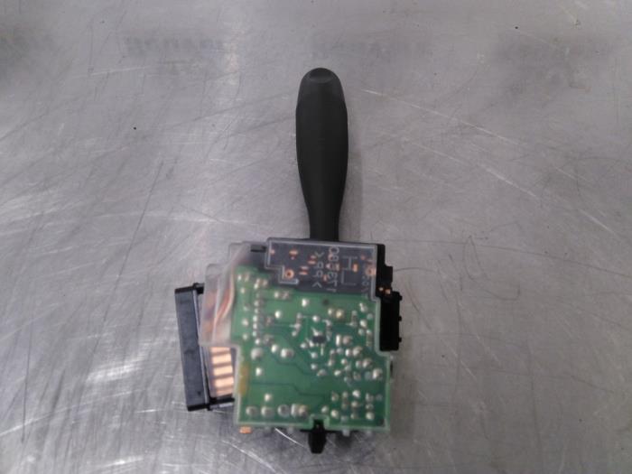 Interruptor de limpiaparabrisas de un Daihatsu Cuore (L251/271/276) 1.0 12V DVVT 2012