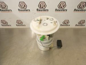 Used Electric fuel pump Peugeot 308 SW (4E/H) 1.6 VTI 16V Price € 35,00 Margin scheme offered by Autorecycling Reuvers B.V.