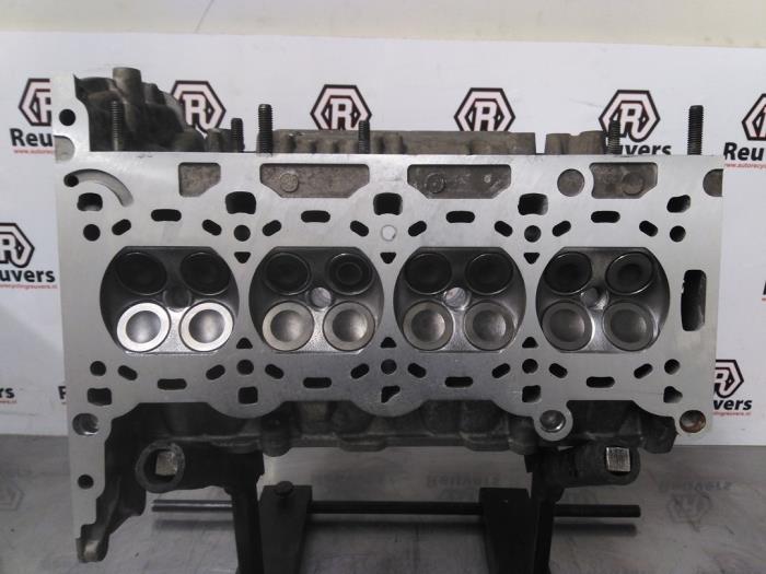 Usagé Culasse Opel Corsa C (F08/68) 1.2 16V Twin Port Prix € 400,00 Règlement à la marge proposé par Autorecycling Reuvers B.V.