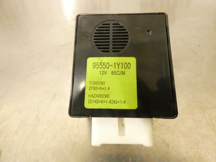 Warning light relay from a Kia Picanto (TA) 1.0 12V 2011