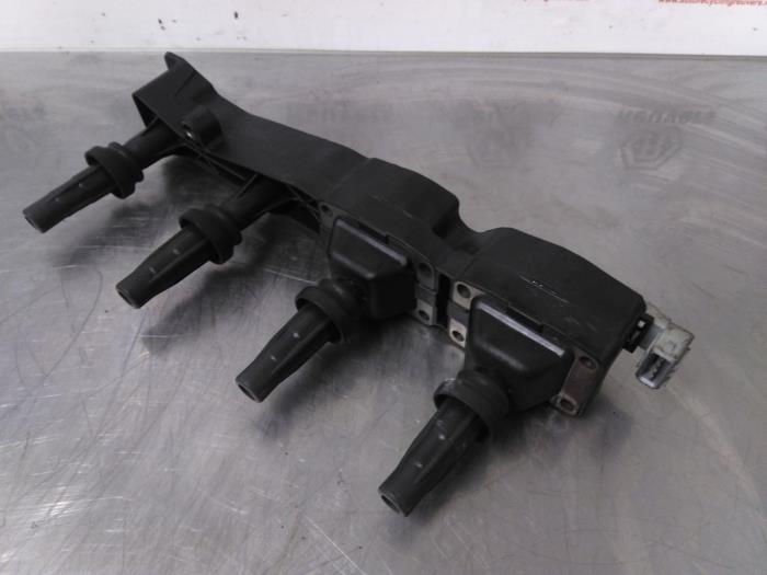 Ignition coil from a Peugeot 307 SW (3H) 1.6 16V 2004