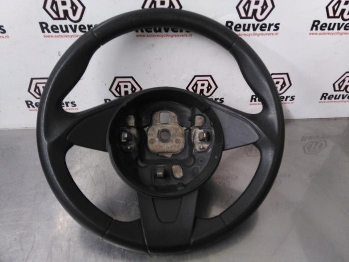 Gebrauchte Lenkrad Ford Ka II 1.2 Preis € 20,00 Margenregelung angeboten von Autorecycling Reuvers B.V.