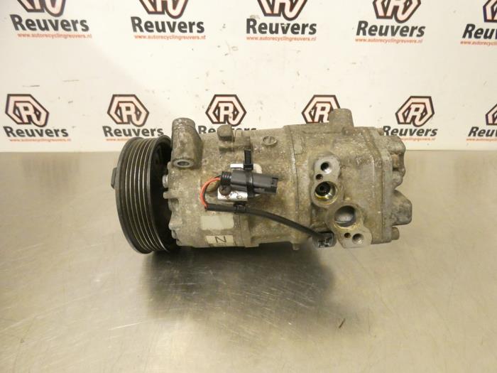 Air conditioning pump from a BMW 3 serie (E90) 318i 16V 2006