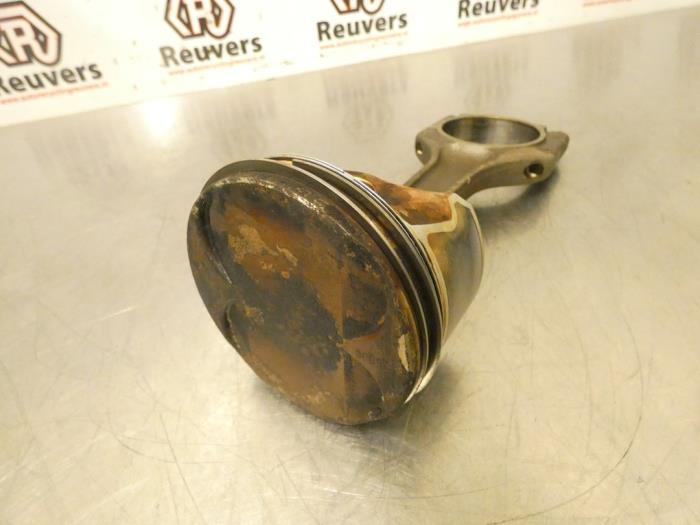 Piston from a BMW 3 serie (E90) 318i 16V 2006