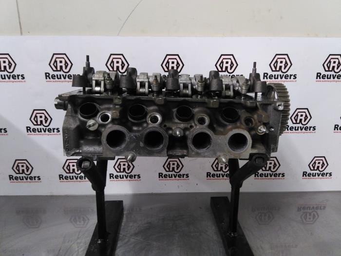 Cylinder head from a Peugeot 206 SW (2E/K) 1.4 2006
