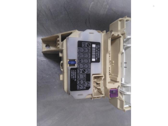 Fuse box Suzuki Splash 1.2 16V LPG 020100 CALSONIC