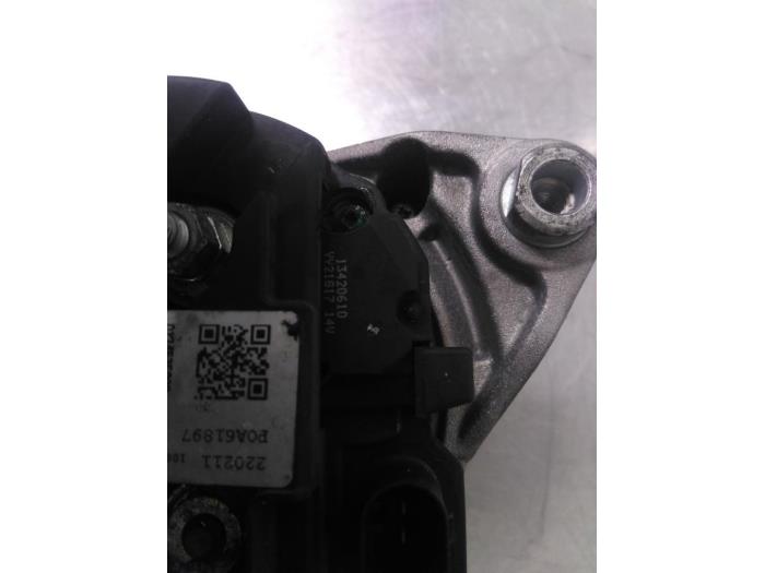 Dynamo d'un Audi A4 Avant (B7) 2.5 TDI V6 24V 2005