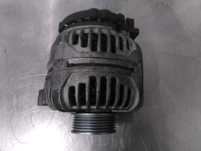 Dynamo d'un Audi A4 Avant (B7) 2.5 TDI V6 24V 2005