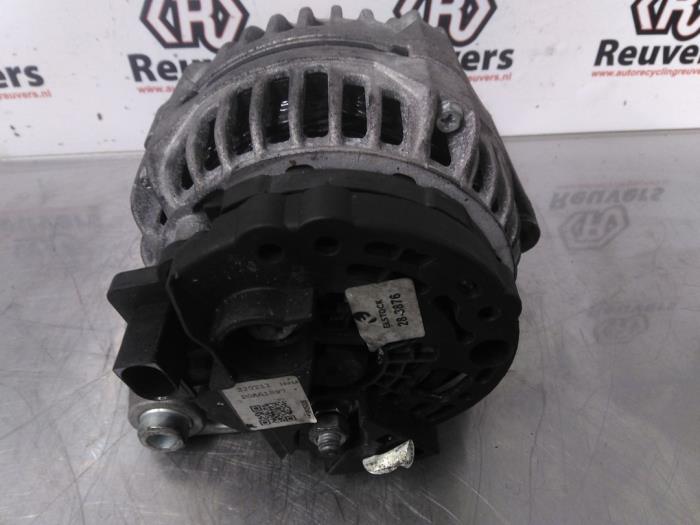 Dynamo d'un Audi A4 Avant (B7) 2.5 TDI V6 24V 2005
