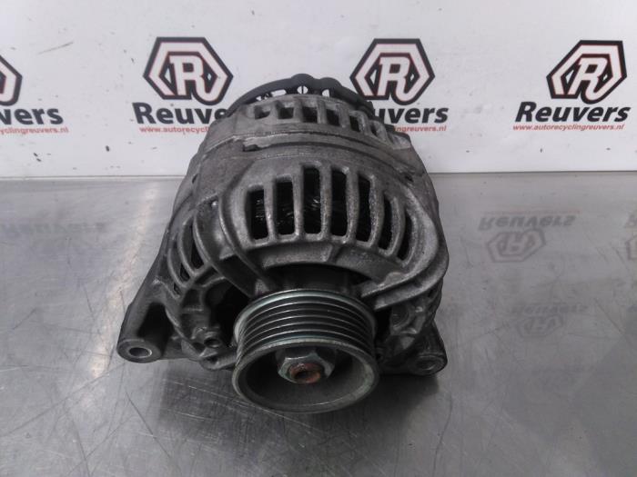 Begagnade Dynamo Audi A4 Avant (B7) 2.5 TDI V6 24V Pris € 35,00 Marginaltabell erbjuds av Autorecycling Reuvers B.V.