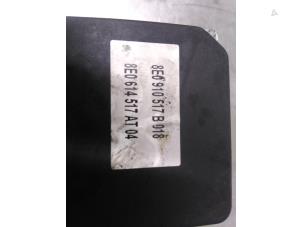 ABS-pump från en Audi A4 Avant (B7) 2.5 TDI V6 24V 2005