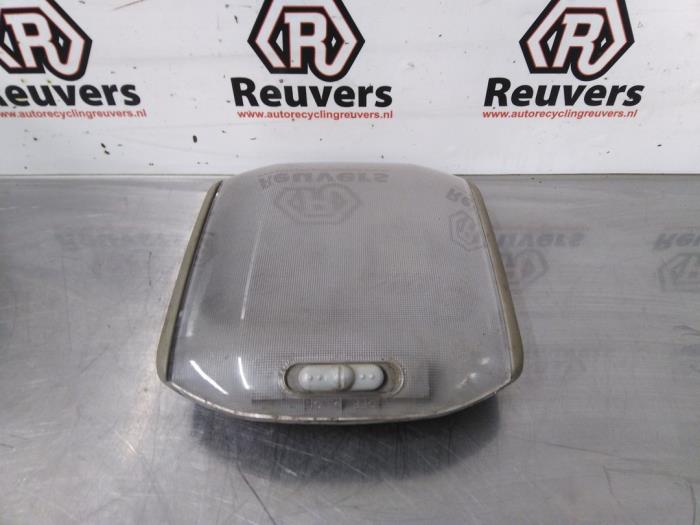 Begagnade Innerbelysning, fram LDV Maxus 2.5 Cdi Pris € 15,00 Marginaltabell erbjuds av Autorecycling Reuvers B.V.