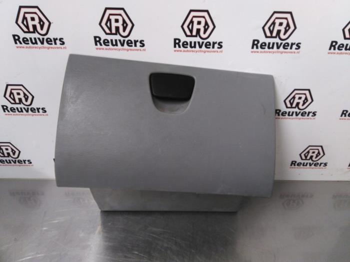 Begagnade Handskfack LDV Maxus 2.5 Cdi Pris € 40,00 Marginaltabell erbjuds av Autorecycling Reuvers B.V.