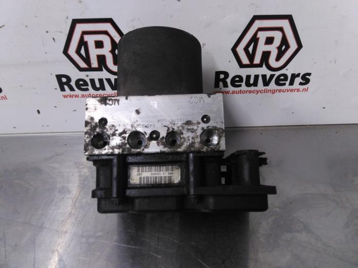 Usagé Pompe ABS LDV Maxus 2.5 Cdi Prix € 75,00 Règlement à la marge proposé par Autorecycling Reuvers B.V.
