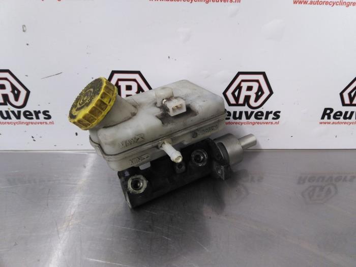 Master cylinder from a LDV Maxus 2.5 Cdi 2008