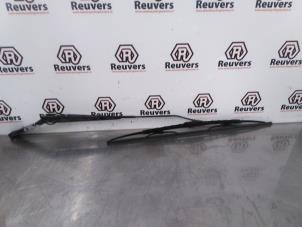 Used Front wiper arm LDV Maxus 2.5 Cdi Price € 20,00 Margin scheme offered by Autorecycling Reuvers B.V.