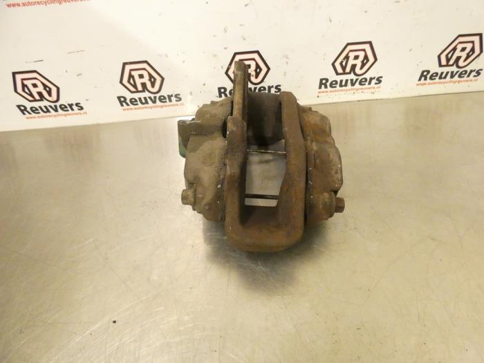 Front brake calliper, left from a Mercedes-Benz E Combi (S211) 3.0 E-320 CDI V6 24V 2008