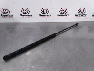 Used Set of tailgate gas struts Peugeot 107 1.0 12V Price € 15,00 Margin scheme offered by Autorecycling Reuvers B.V.