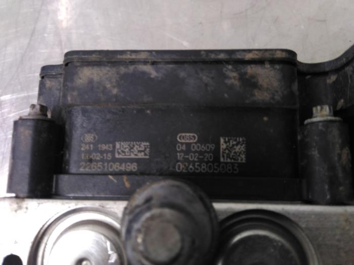 Pompe ABS d'un Peugeot 107 1.0 12V 2012