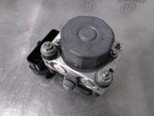 Pompe ABS d'un Peugeot 107 1.0 12V 2012