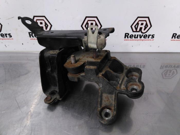 Used Engine mount Peugeot 107 1.0 12V Price € 25,00 Margin scheme offered by Autorecycling Reuvers B.V.