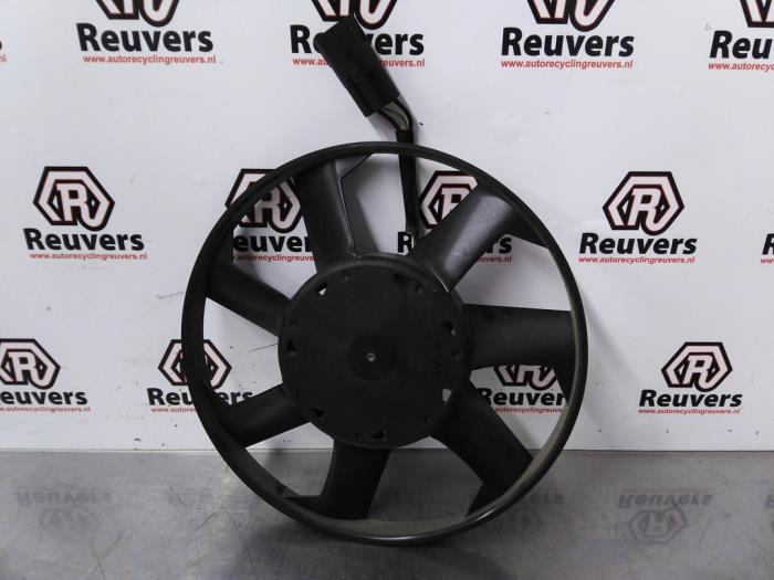 Begagnade Fläktmotor Opel Ampera 1.4 16V Pris € 35,00 Marginaltabell erbjuds av Autorecycling Reuvers B.V.