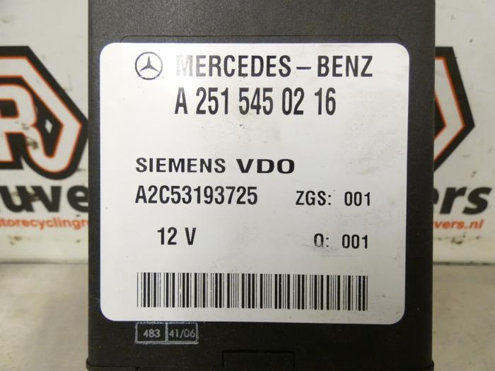Air suspension module from a Mercedes-Benz E Combi (S211) 3.0 E-320 CDI V6 24V 2008