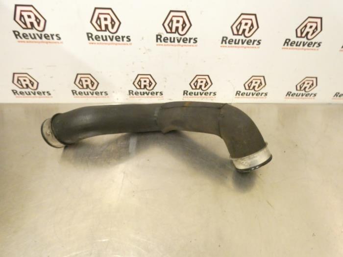 Usagé Tuyau intercooler Mercedes E Combi (S211) 3.0 E-320 CDI V6 24V Prix € 20,00 Règlement à la marge proposé par Autorecycling Reuvers B.V.