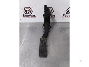 Used Accelerator pedal Opel Agila (B) 1.2 16V Price € 25,00 Margin scheme offered by Autorecycling Reuvers B.V.