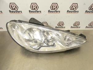 Used Headlight, right Peugeot 206 (2A/C/H/J/S) 1.4 XR,XS,XT,Gentry Price € 40,00 Margin scheme offered by Autorecycling Reuvers B.V.