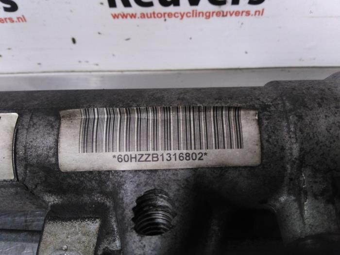 Power steering box from a Peugeot 508 SW (8E/8U) 1.6 THP 16V 2012