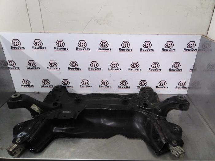 Usados Subchasis Peugeot 508 SW (8E/8U) 1.6 THP 16V Precio € 75,00 Norma de margen ofrecido por Autorecycling Reuvers B.V.