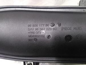 Intercooler Rohr van een Peugeot 508 SW (8E/8U) 1.6 THP 16V 2012